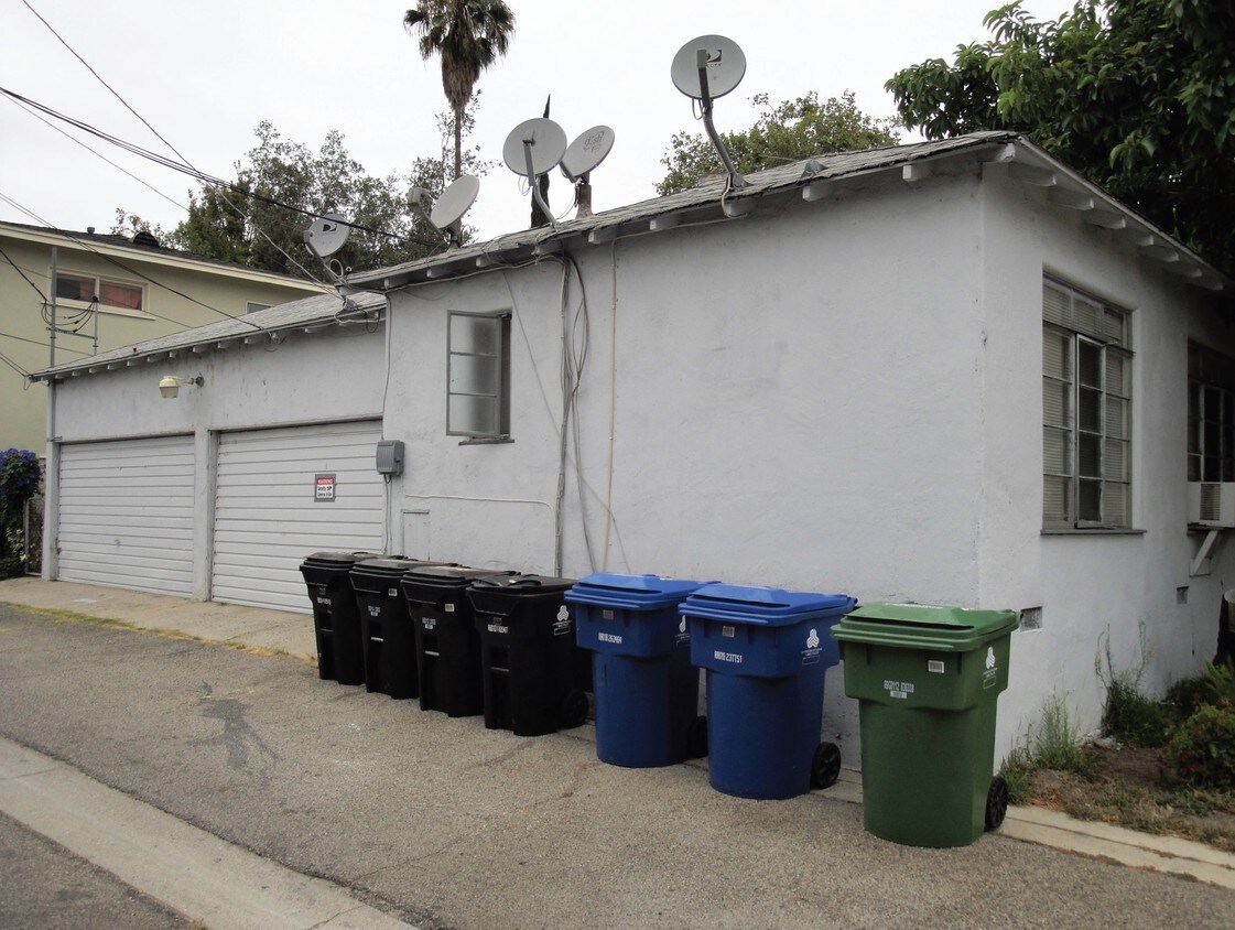 Foto del edificio - 4755 Kraft Ave