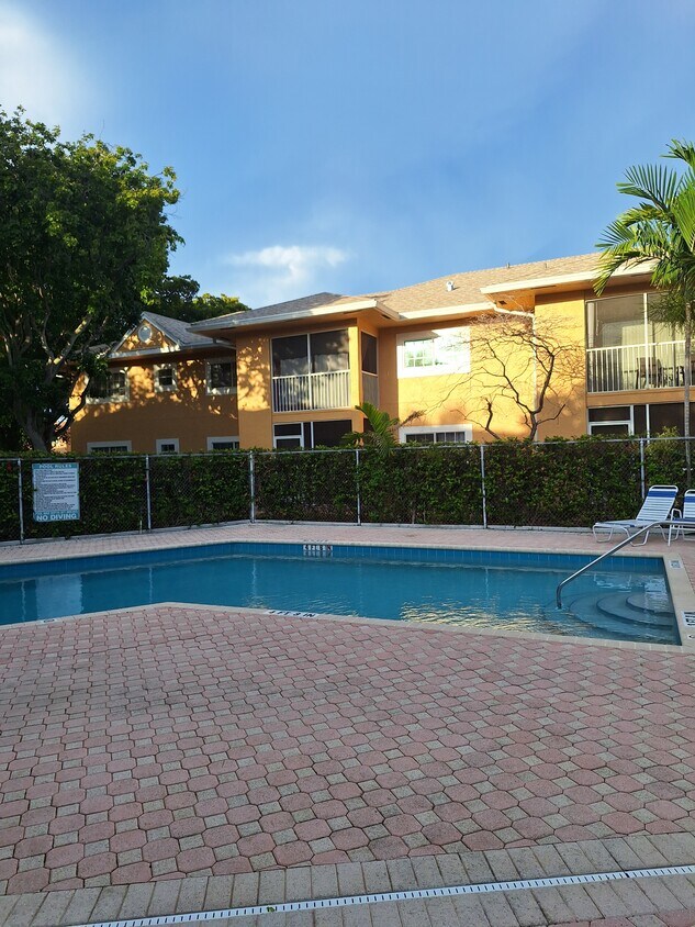 Foto principal - 401 SE 10th St