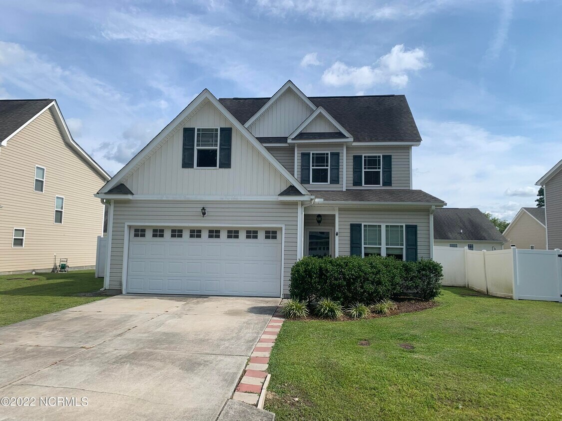Foto principal - 414 Peregrine Ridge Dr