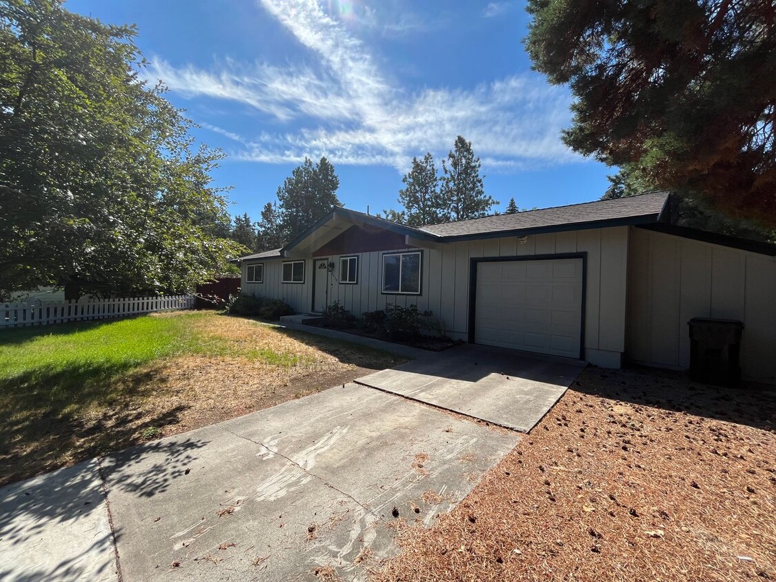 Foto principal - Great 3 Bed/2 Bath Single Family Home in N...