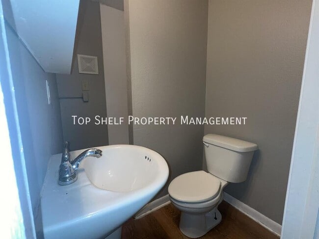 Building Photo - 7507 SW 12th St