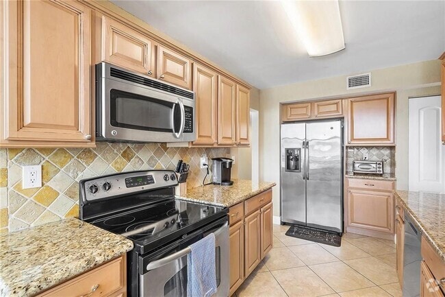 Building Photo - 1401 S Ocean Dr
