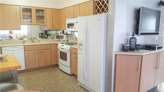 Building Photo - 14503 N Bayshore Dr