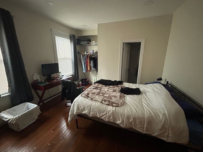 Building Photo - Fort Hill 3 Bed – 2 Bath – In-Unit Laundry – Renovated – No Fee