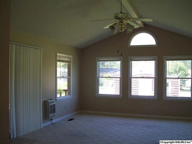 Building Photo - 11318 Crestfield Dr SE