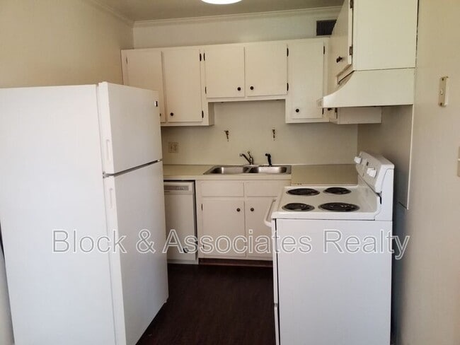 Foto del edificio - 3828-J Country Club Road