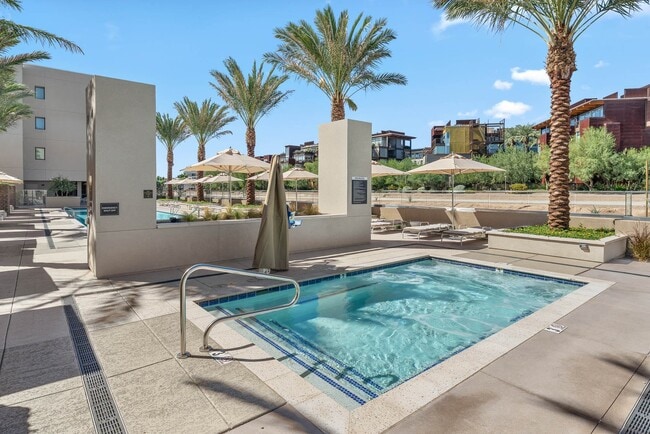 Building Photo - The Monde Scottsdale