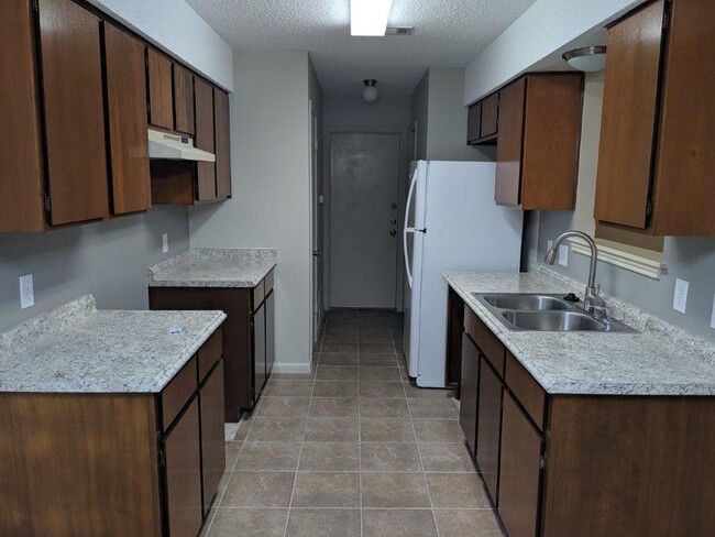 Building Photo - 14205 Sussman Ct