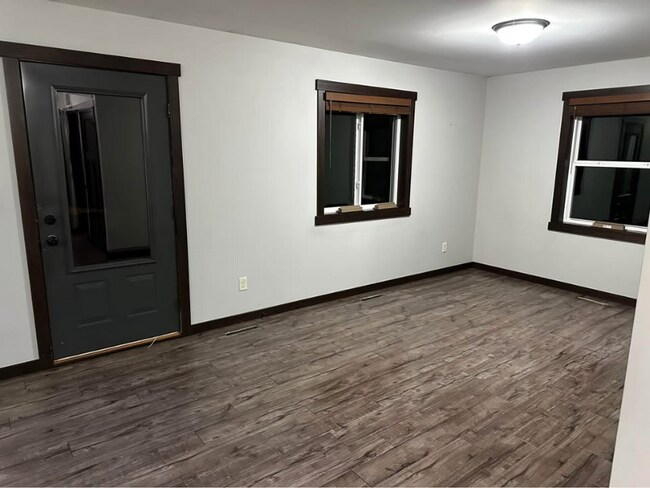 Foto del edificio - 1042 E Madison St