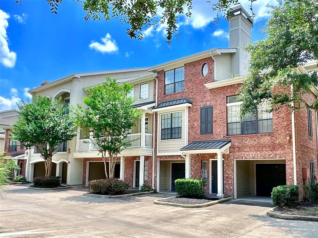 Primary Photo - 15200 Memorial Dr