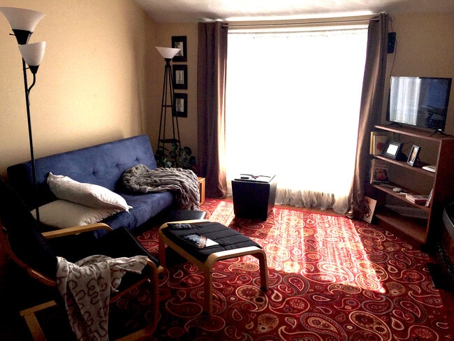 Building Photo - 35 Derby St