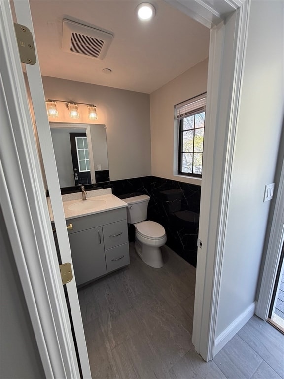 Building Photo - 292 Main St