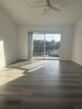 Building Photo - 100 Crestwood Ct N