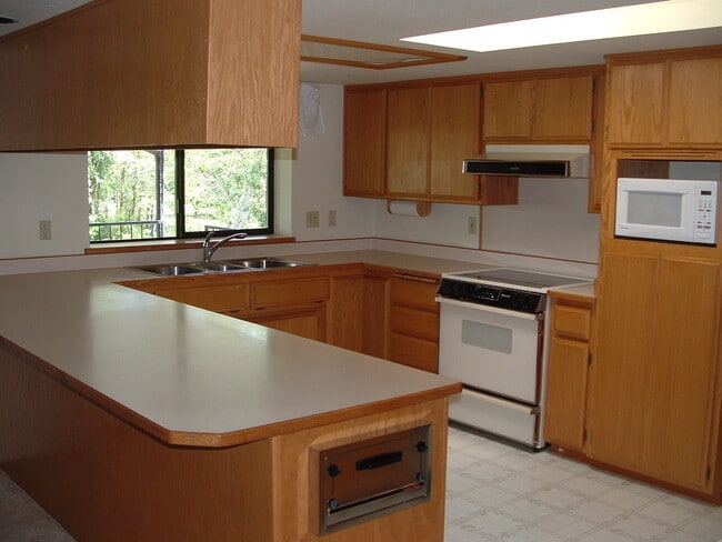 Building Photo - River beauty