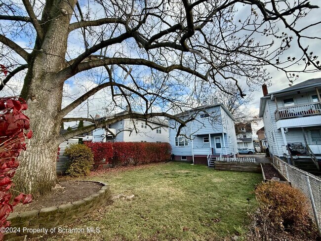 Foto del edificio - 22 S Goodwin Ave