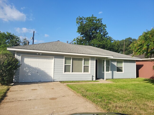 Building Photo - 3515 Lazywood Ln