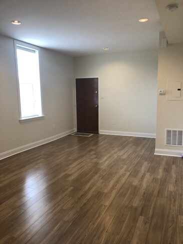 Mail Living area - 1636 S Front St