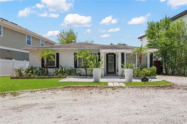 Foto del edificio - 3606 W Royal Palm Cir