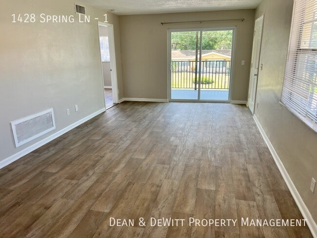 Building Photo - Clearwater APT - 2/2 For Rent