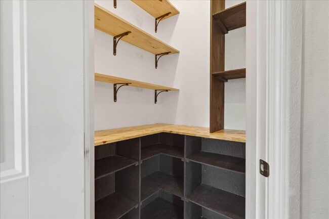 Building Photo - 1264 Black Oak Cir