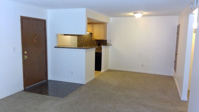 Foto del edificio - Condo for rent - Aurora CO 80017 - 1bd 1 ba, just minutes away from Buckley AFB