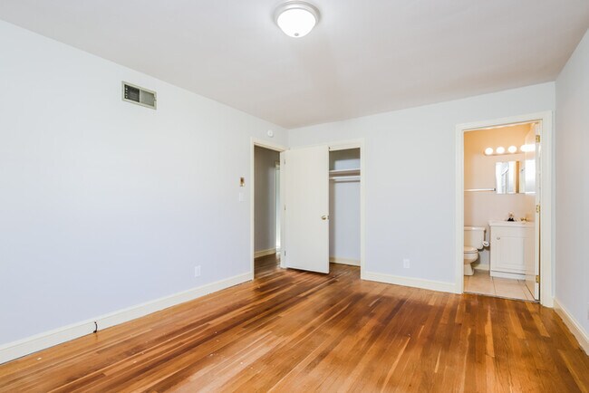 Foto del edificio - Cozy Three Bedroom in Winston-Salem