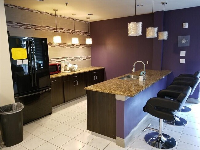 Foto del edificio - 1100 W Trinity Mills Rd