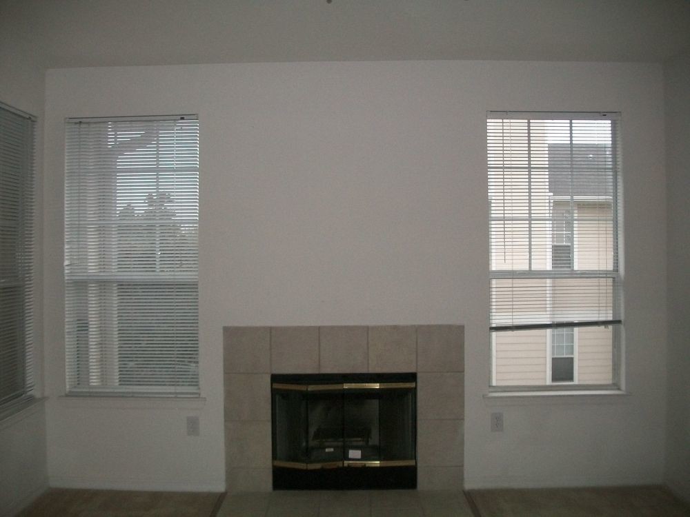 Primary Photo - 2000 Erving Cir