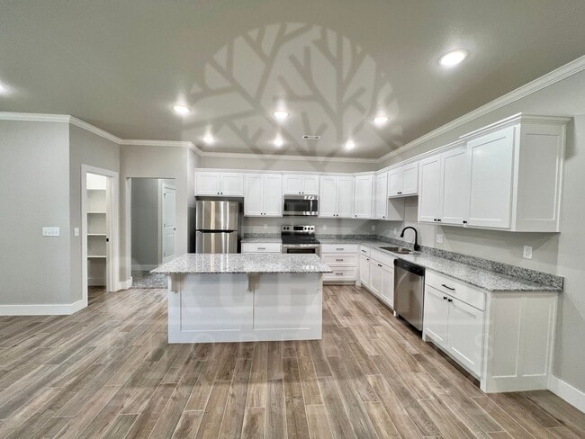 Foto del edificio - 562 Bradford Dr