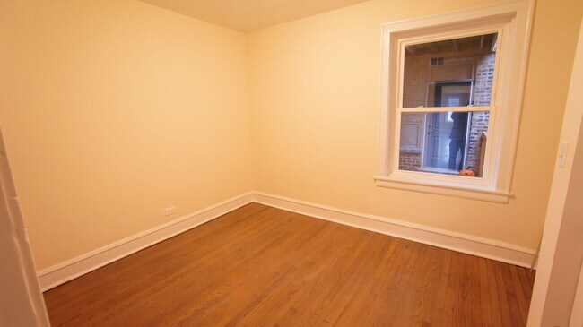 Foto del edificio - 3531 W Fullerton Ave