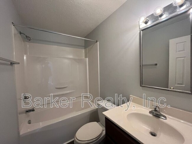 Foto del edificio - 3127 Woodpecker Ct