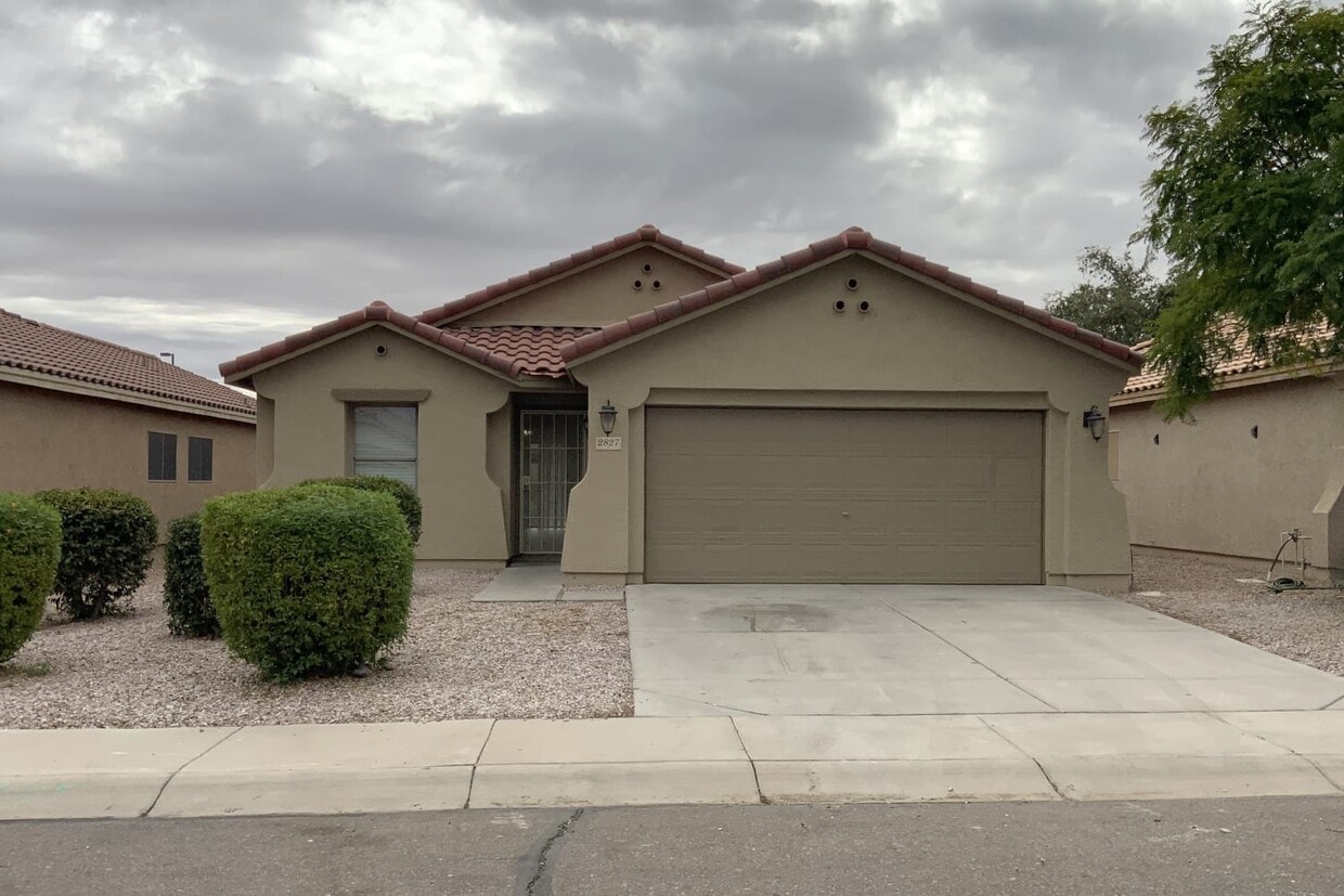 Primary Photo - 2827 W Yellow Peak Dr
