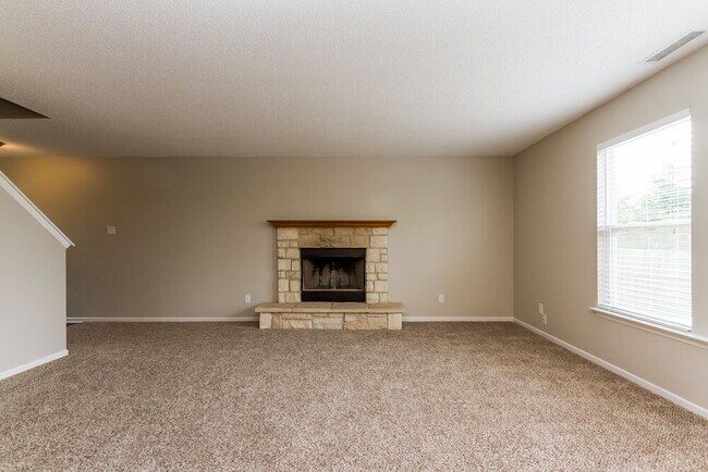 Building Photo - 924 Bentgrass Dr