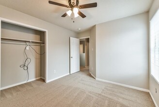 Building Photo - 9845 Youpon Ridge Way