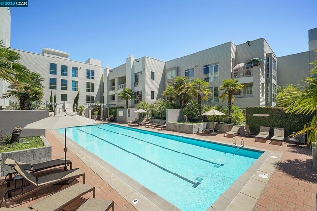 Foto del edificio - 1655 N California Blvd
