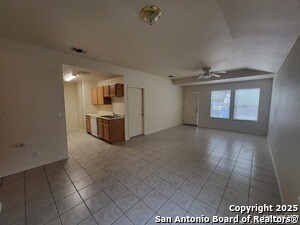 Foto del edificio - 7963 M G Rd