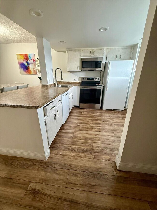 Foto del edificio - 445 NE 195th St