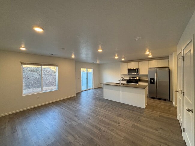 Building Photo - Brand New DR. HORTON Townhome in Long Vall...