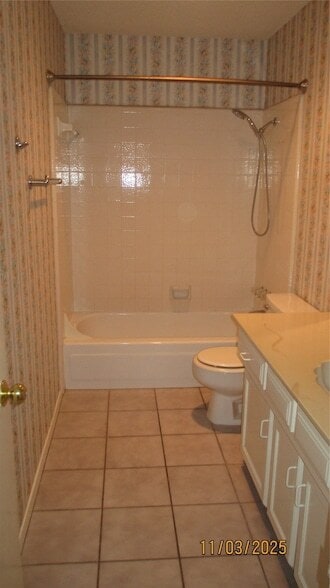 Building Photo - 3004 Eastpark Dr