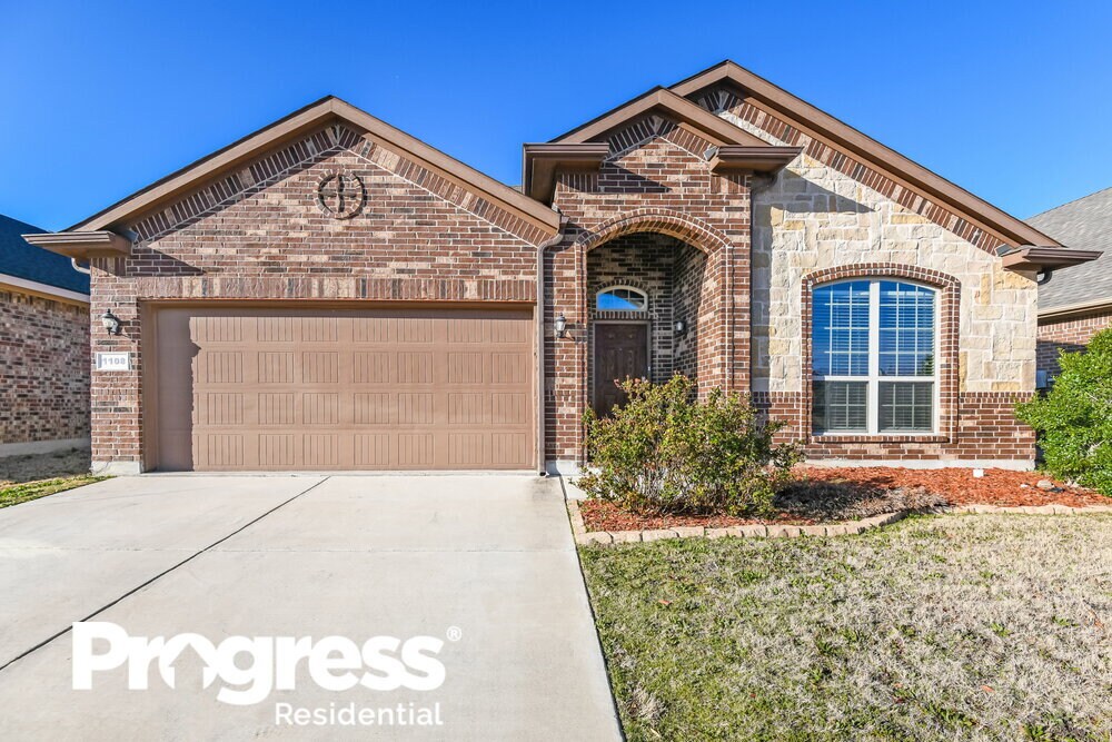 1108 Vaughna Dr, Weatherford, TX 76087 House for Rent in Weatherford