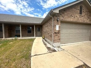Building Photo - 1408 Bergin Ct