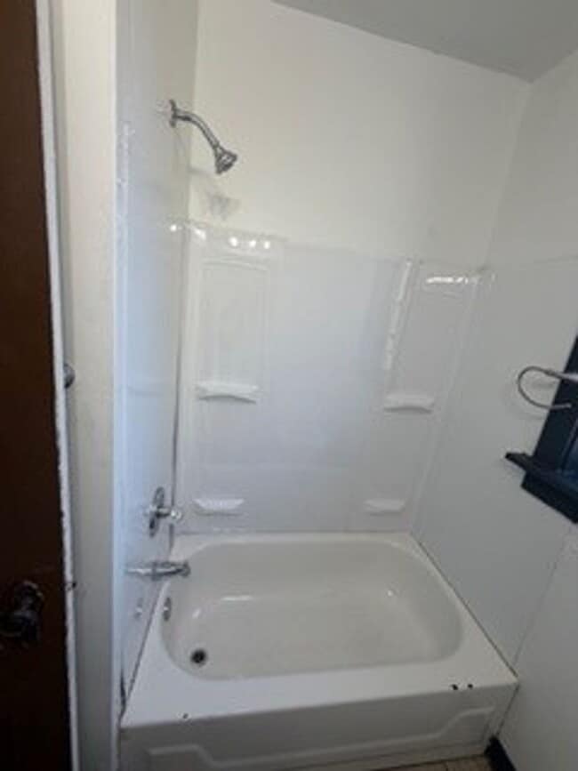 Building Photo - Bingham Apartments