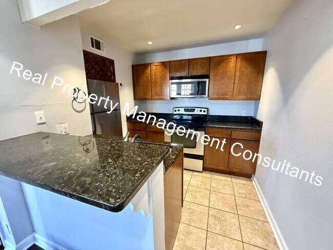 Foto del edificio - 2 Beth 2 Bath West Plaza Urban Oasis