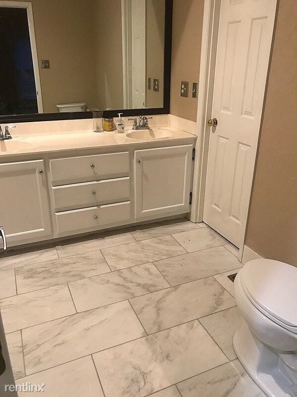 Foto del edificio - 201 Meadow Croft Cir