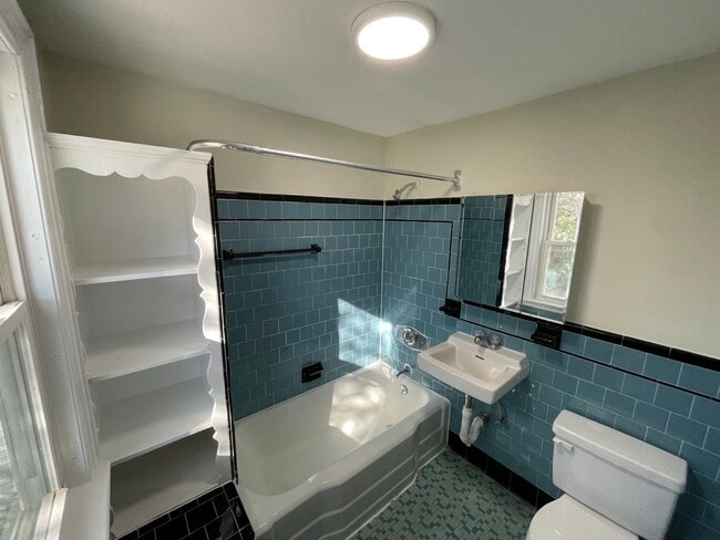 Building Photo - 279 Washington St