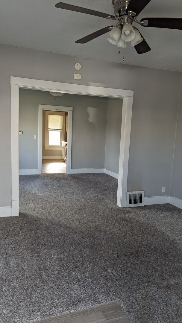 Building Photo - GEN224-226