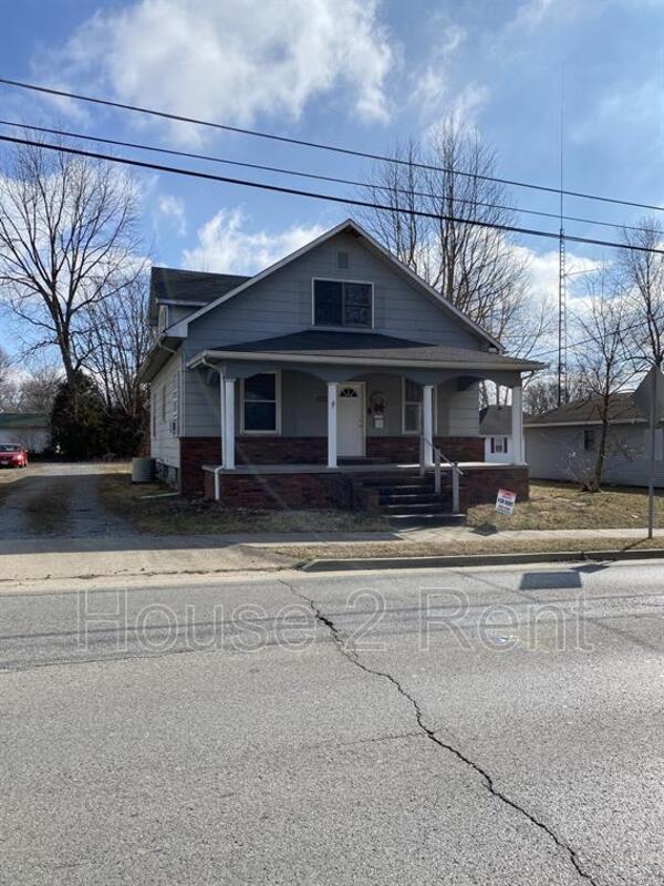 1005 Grand Ave, Johnston City, IL 62951