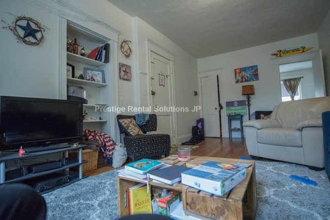 Foto del edificio - 130 Englewood Ave