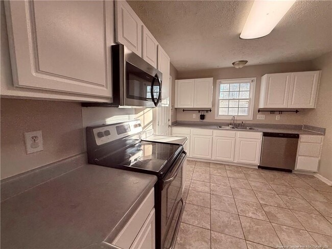 Foto del edificio - 2402 Larwood Dr