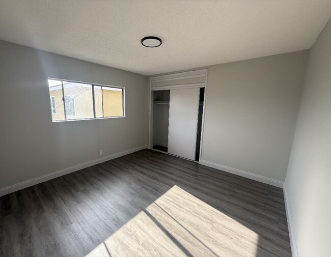 Foto del edificio - 1377 W 112th St
